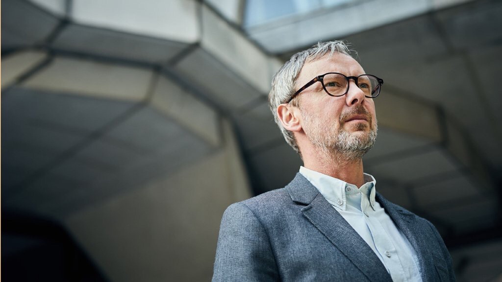 《连带伤害》剧照第17张图片