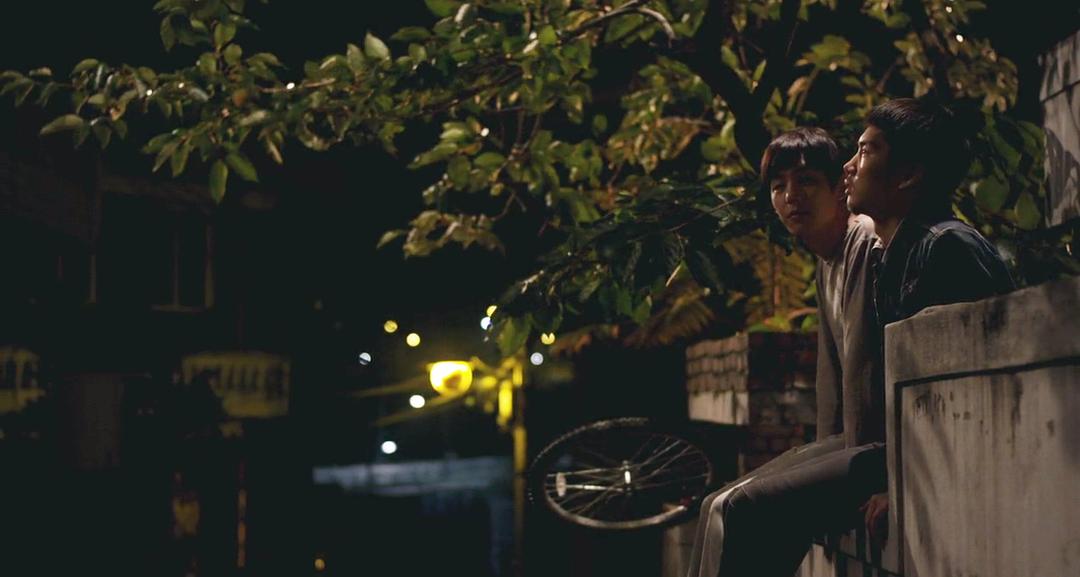 《夜间飞行》剧照第35张图片 《夜间飞行》剧照第35张图片