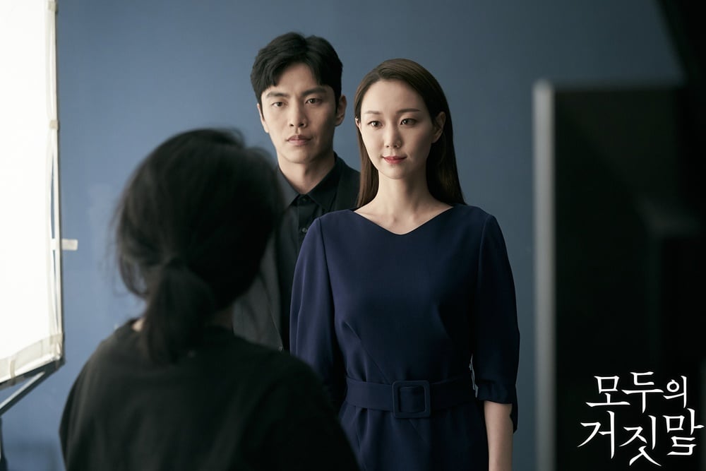 《所有人的谎言》剧照第41张图片 《所有人的谎言》剧照第41张图片